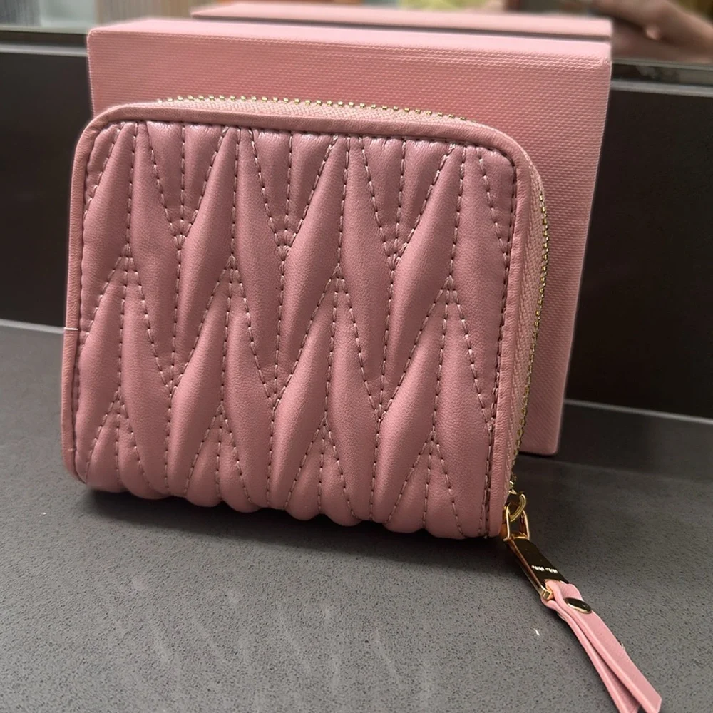 Miu Miu leather zip around wallet Pink 🎀 - Picture 6 of 7